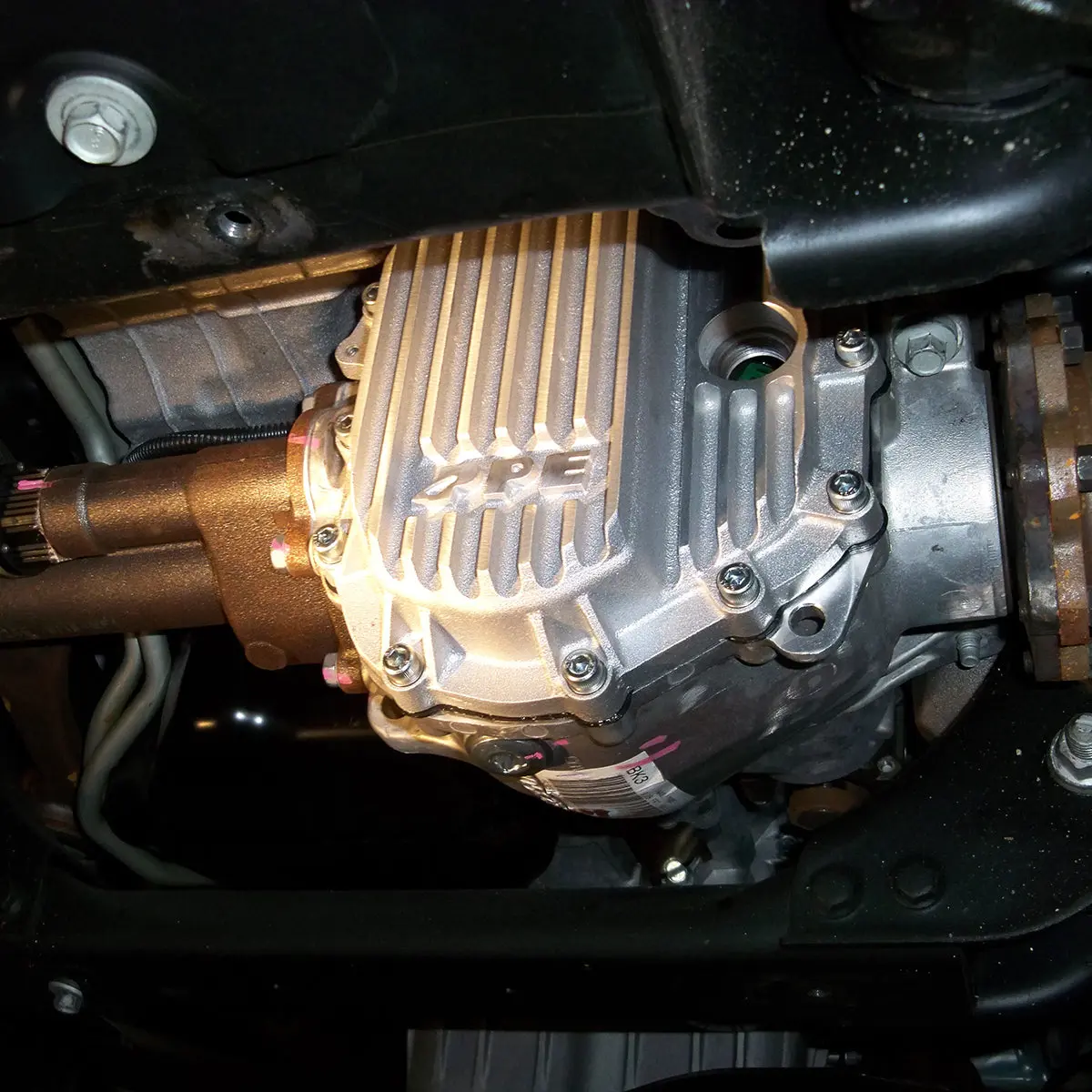 2011-2025 GM HD 12-Bolt Heavy-Duty Cast Aluminum Front Differential Cover - Image 10